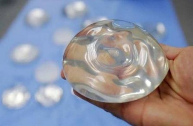 Θρίλερ στην Κύπρο με τα ενθέματα σιλικόνης!