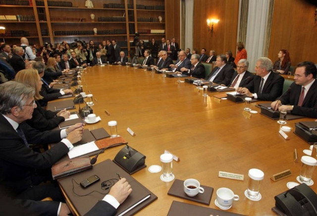 Στο σημερινό Υπουργικό οι αυξήσεις της ΔΕΗ