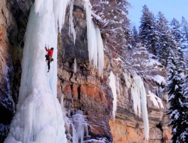 Ρίσκαραν τη ζωή τους  για ένα «γυάλινο» φιλί