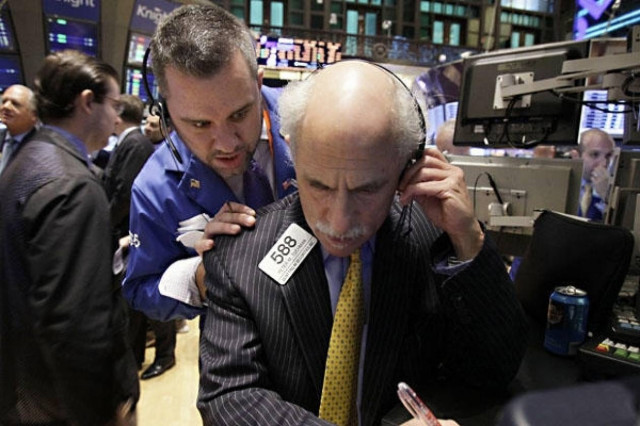 Η χρoνιά έκλεισε με πτώση στη Wall Street