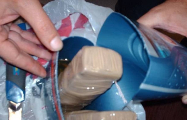 Βρέθηκαν ναρκωτικά σε κάδο τουαλέτας πλοίου!