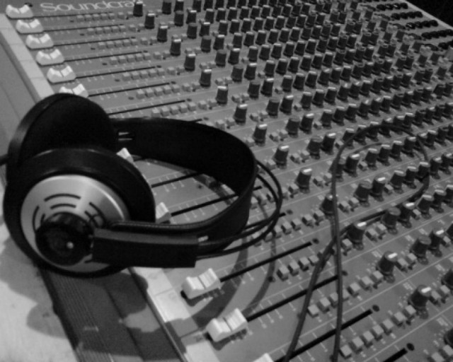 Το site που μεταφράζει στίχους τραγουδιών!