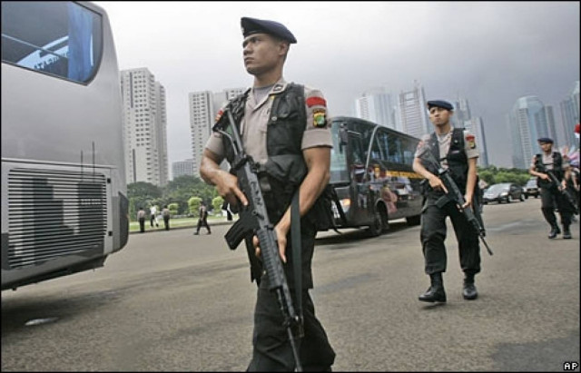Τέσσερεις νεκροί από επιθέσεις στην Ινδονησία
