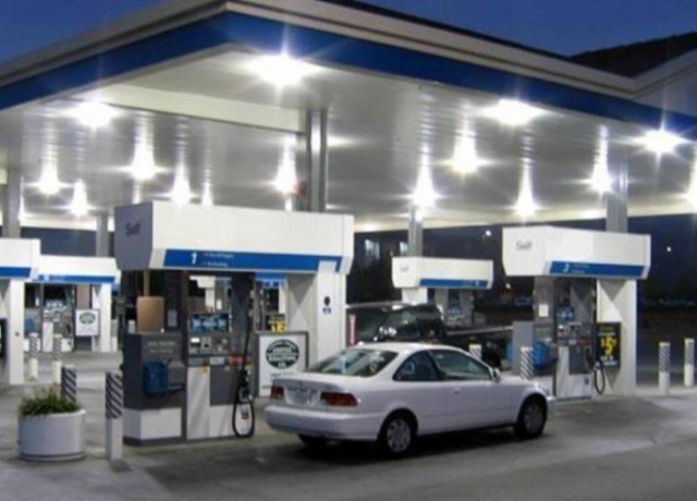 Eισέβαλαν σε βενζινάδικο με καλάσνικοφ