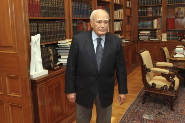 Έκθετος ο Παπούλιας