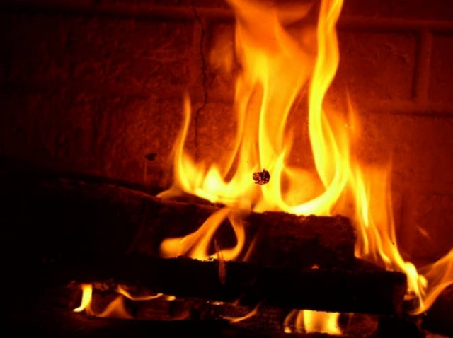 Ταυτόχρονη έκρηξη τριών τζακιών σε πολυκατοικία στο Βόλο