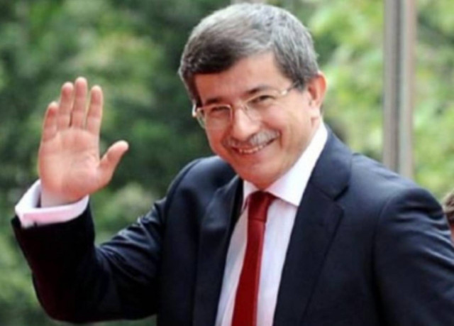 Στο Ιράν μεταβαίνει  ο Νταβούτογλου