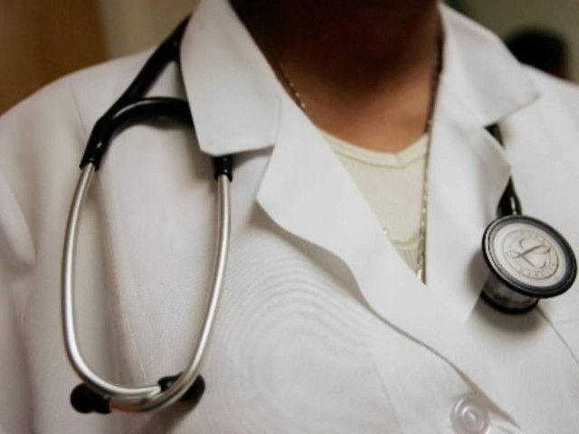 Συνεχίζουν τις κινητοποιήσεις οι νοσοκομειακοί γιατροί