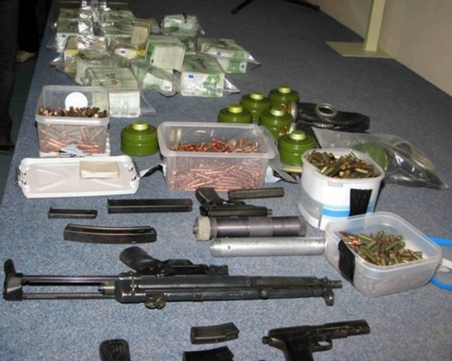 Μετέτρεψε το αυτοκίνητο σε οπλοστάσιο