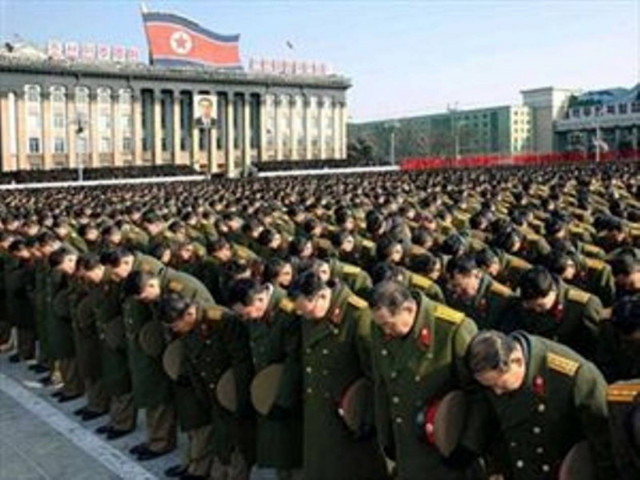 Πολυπληθής συγκέντρωση στήριξης του Κιμ Γιονγκ-Ουν