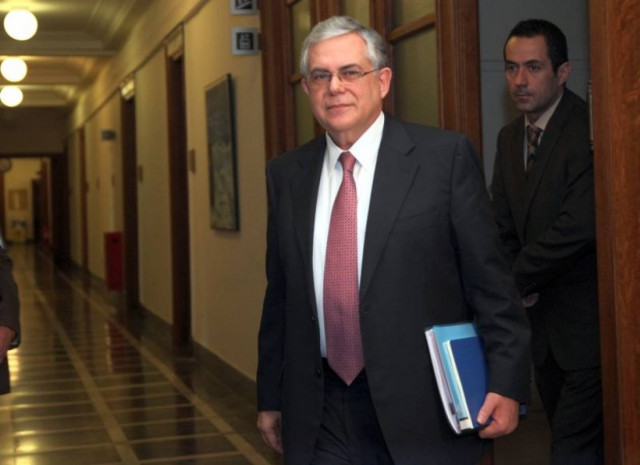 Λ. Παπαδήμος: Κόκκινη γραμμή η σωτηρία της χώρας