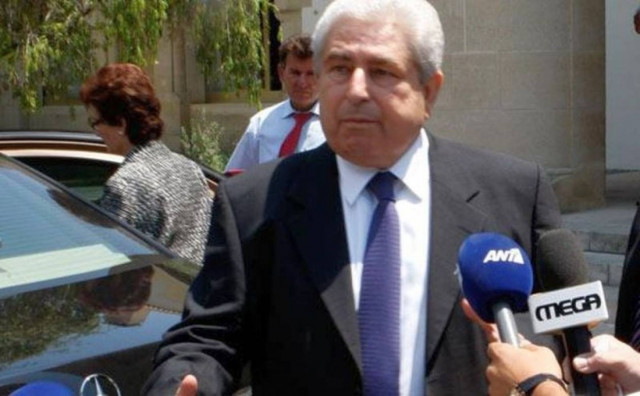 Προσβλητικός ο Χριστόφιας για την Ελλάδα