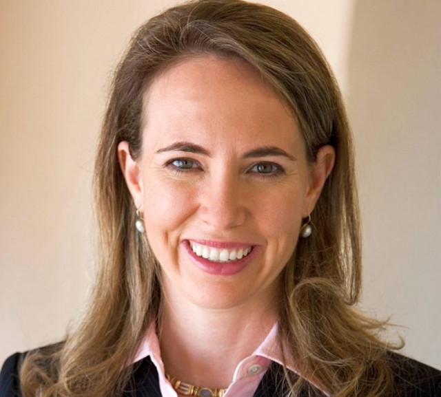 Η επιστροφή της Γκίφορντς στον τόπο του εγκλήματος