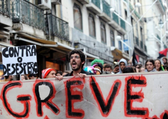 «Παραλύουν» τα λιμάνια της Πορτογαλίας