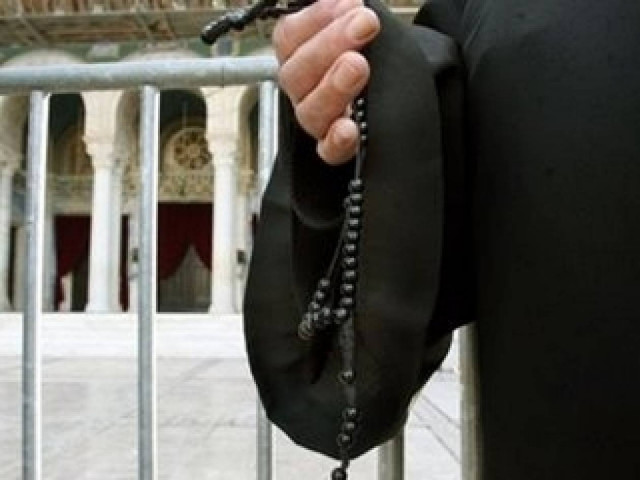 Αρνήθηκαν σε πατέρα 5 παιδιών να γίνει ιερέας