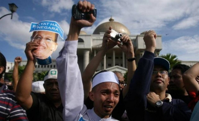 Αιματηρές εκρήξεις σε δικαστήριο της Μαλαισίας