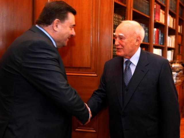 Στον Παπούλια ο Καρατζαφέρης