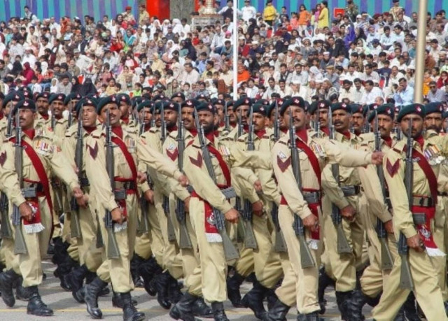 Πακιστάν: Ένταση στις σχέσεις πολιτικής-στρατιωτικής ηγεσίας