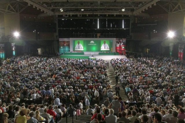 Είκοσι βουλευτές του ΠΑΣΟΚ ζητούν εκλογή από τη βάση