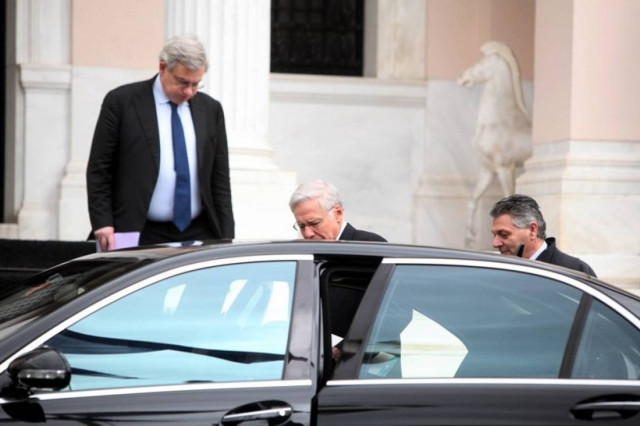 Στενεύουν τα χρονικά περιθώρια για το «κούρεμα»