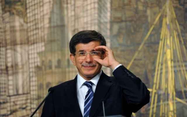 Ο Νταβούτογλου «πετάει» για ΗΠΑ και Ρωσία