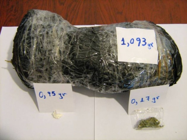 Στις αποσκευές είχε και… απαγορευμένα πράγματα