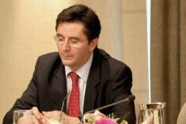 «Όχι πάνω από 5.000 οι μηνιαίες αποδοχές στελέχους της ΔΕΗ»