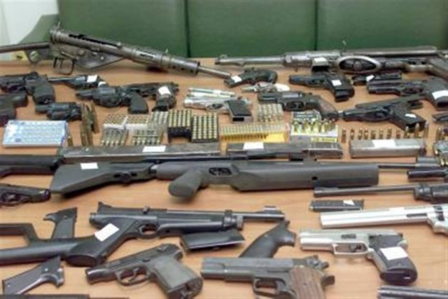 Οπλοστάσιο σε χέρια γνωστού μπράβου της νύχτας