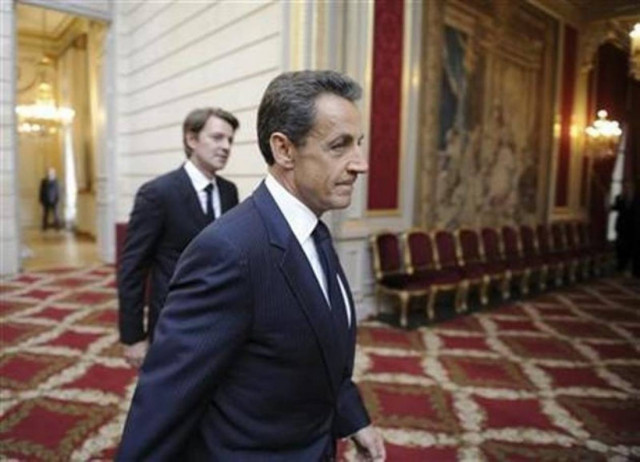 Σε εξέλιξη συνάντηση Σαρκοζί-Μπαρουέν