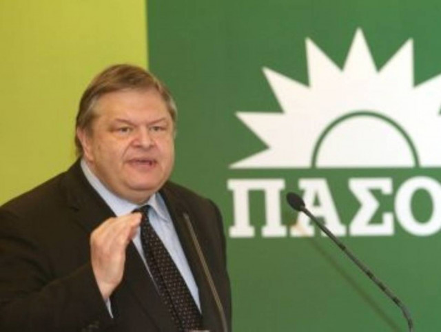 Bενιζέλος : «Είμαι παρών για τη χώρα και την παράταξη»