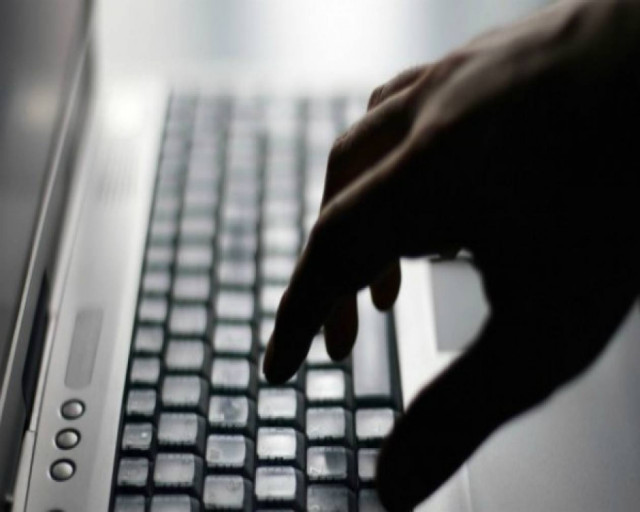 Απάτη στο chat του Facebook κλέβει τα στοιχεία πιστωτικών καρτών