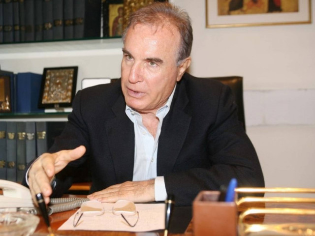 Κουλούρης: Τραβήξτε τα βλέφαρά μου να δείτε αν τα βάφω!