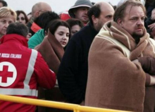 Αγωνιώδης αναζήτηση των 17 αγνοουμένων του ναυαγίου