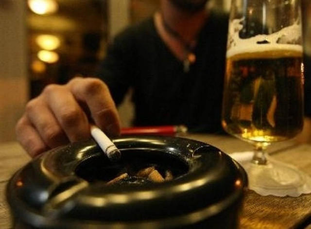 Μέθυσε και «τα έχωσε» στους πολιτικούς!