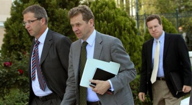 Απαιτήσεις και απειλές από τους δανειστές