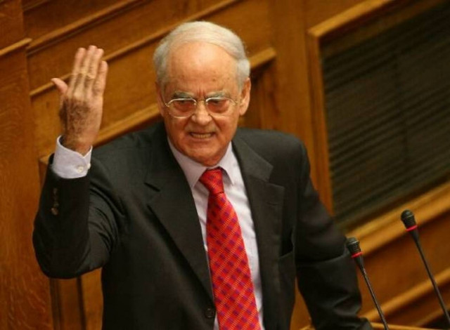 Αποδοκίμασαν έντονα τον Απόστολο Κακλαμάνη