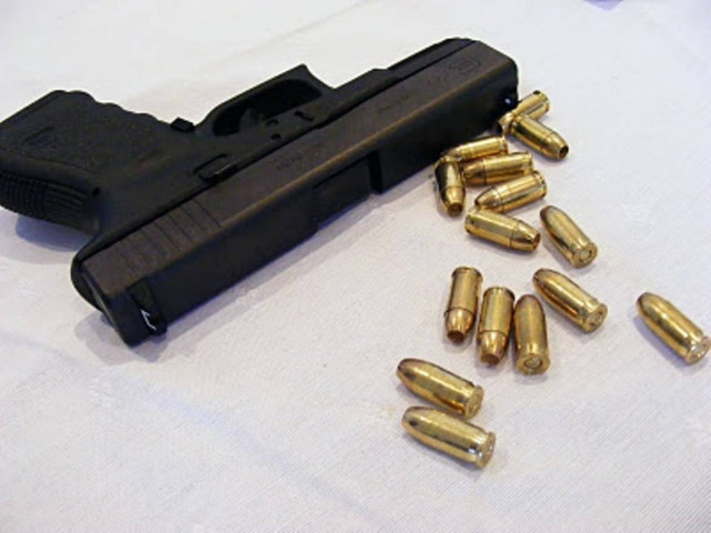 Στο πιο απίθανο μέρος έκρυψε το περίστροφό του