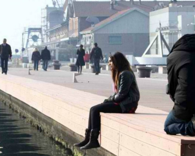 Πηνελόπη Πλάκα: Η 20χρονη πρωταγωνίστρια του «Είναι στιγμές»