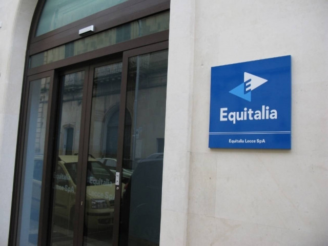 Εκρηκτικός μηχανισμός στα γραφεία της Equitalia στη Νάπολι