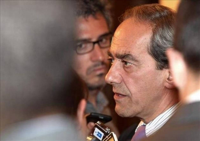 Ο Παραμό ξορκίζει μια στάση πληρωμών στην Ελλάδα