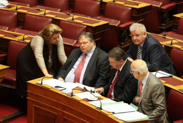 Πολυνομοσχέδιο: Ονομαστική ψηφοφορία για δέκα άρθρα την Τρίτη