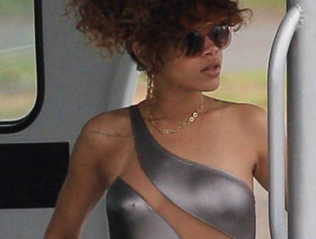 Το υπέροχο... μαγιό της Ριάνα