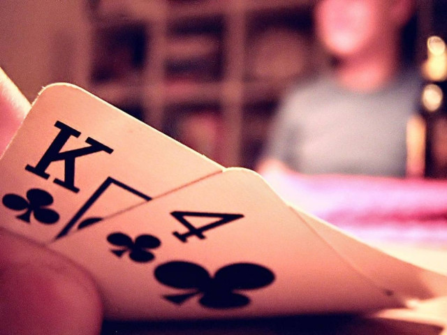 Στο τμήμα γιατί έπαιζαν «Texas Holdem Poker »
