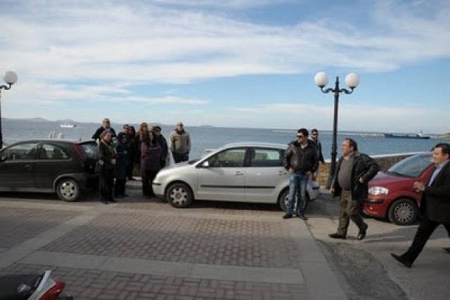 Εννέα άτομα προσπαθούν να σταθούν εμπόδιο στην ανάπτυξη της Νάξου