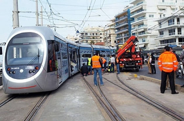 Εκτροχιάστηκε συρμός του τραμ στην Μεταμόρφωση