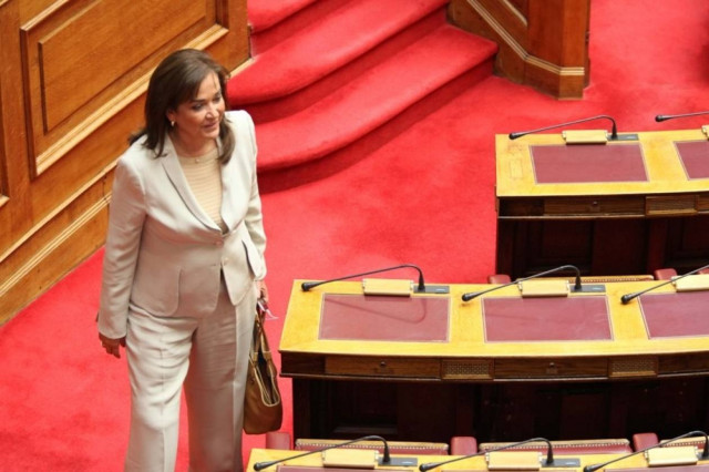 Νέες αποδοκιμασίες κατά της Μπακογιάννη