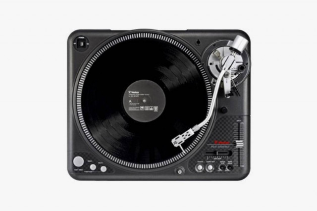 Το νέο πικάπ της Vestax, για γερά σκρατς!