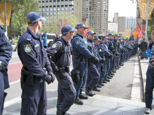 Μακριά μαλλιά και γένια θέλουν αστυνομικοί στην Αυστραλία