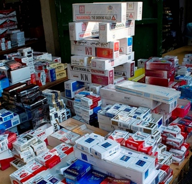 Προσπάθησαν να περάσουν χιλιάδες κούτες με λαθραία τσιγάρα