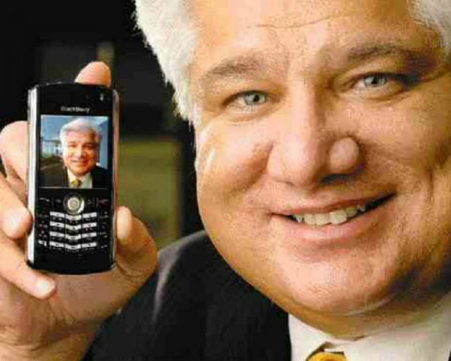 Παραιτήθηκε ο Έλληνας «πατέρας» των Blackberry